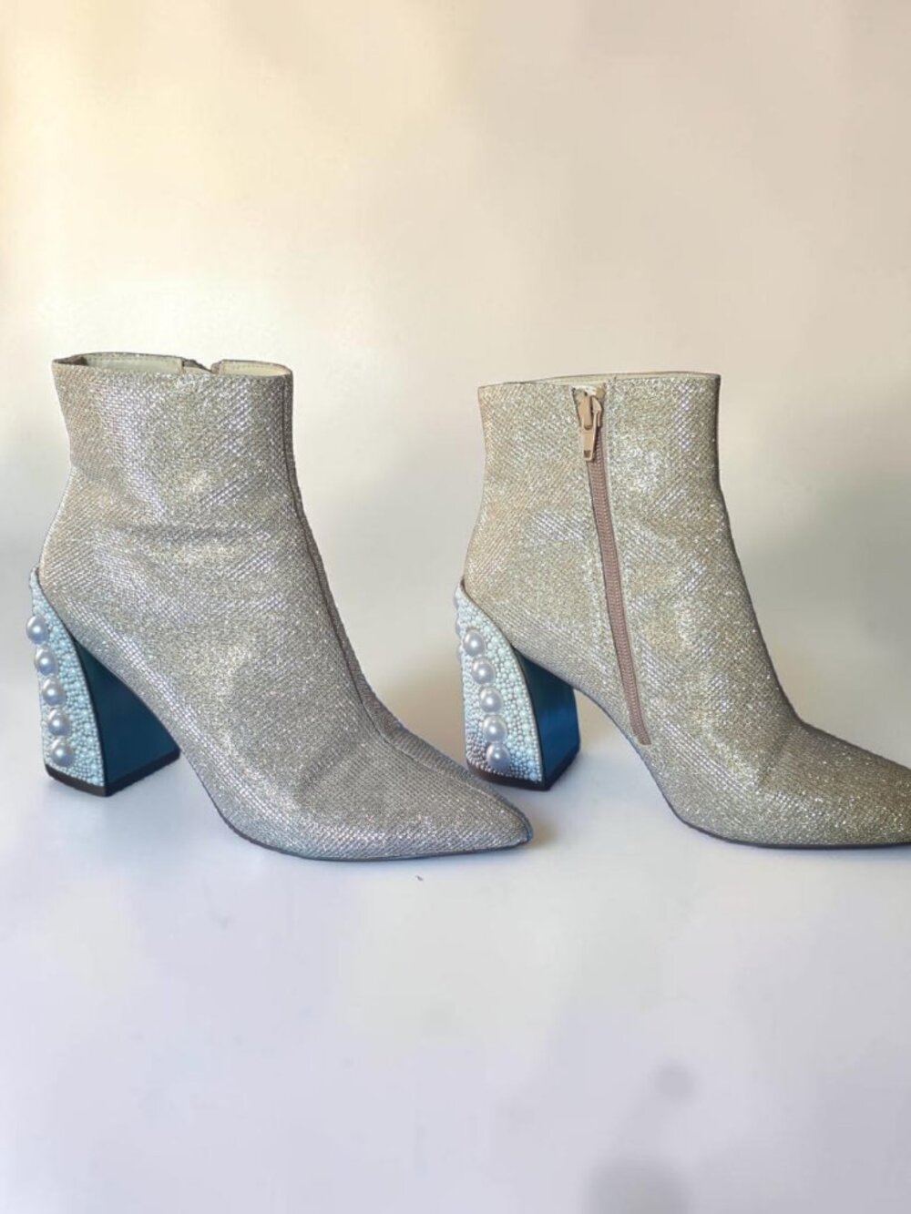 EUC BETSY JOHNSON (7.5) SB KASEY Glitter Gold Boots Pearl Heels Dress Up Boots